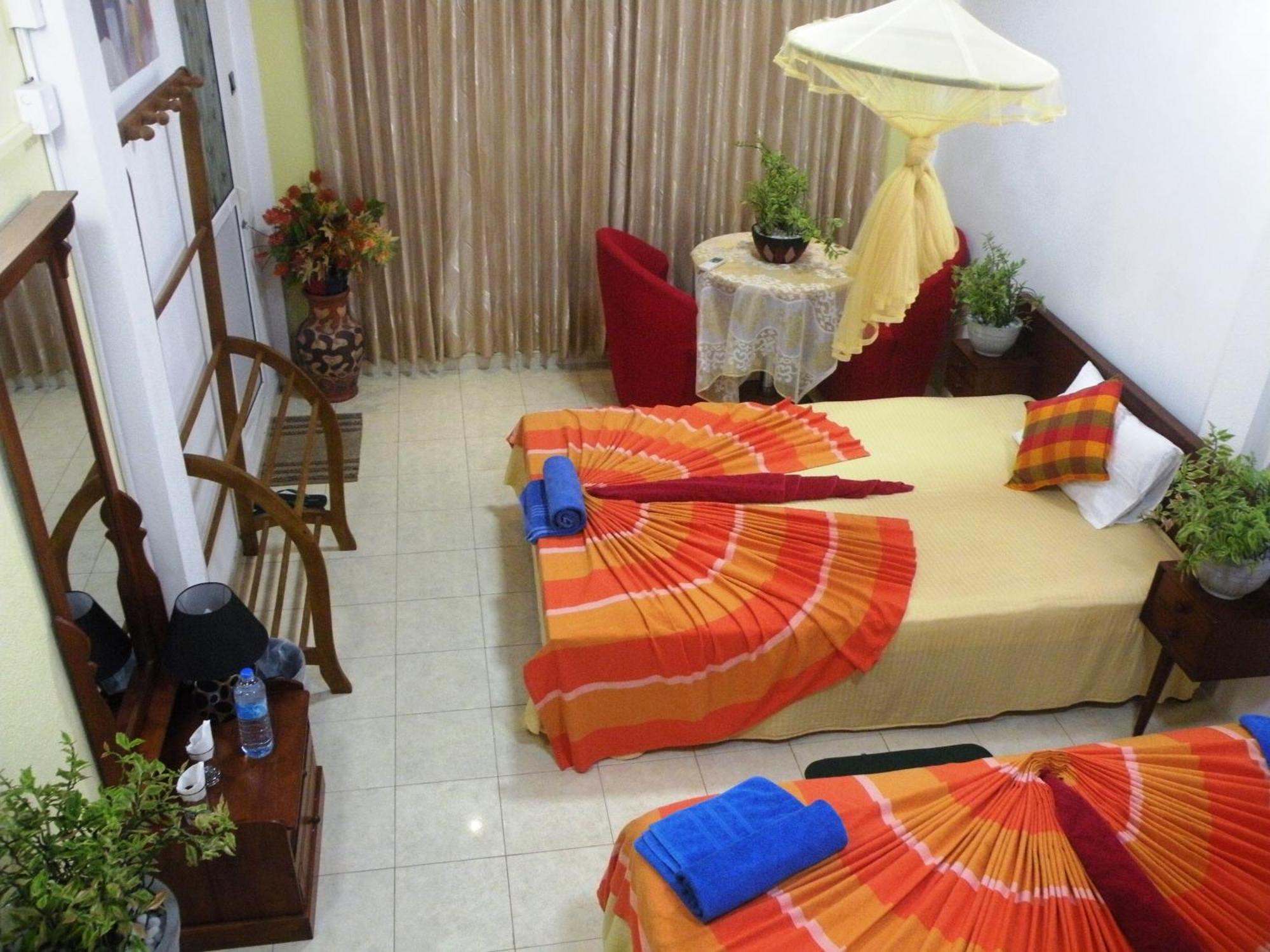 Henderson Airport Residence Негомбо Стая снимка
